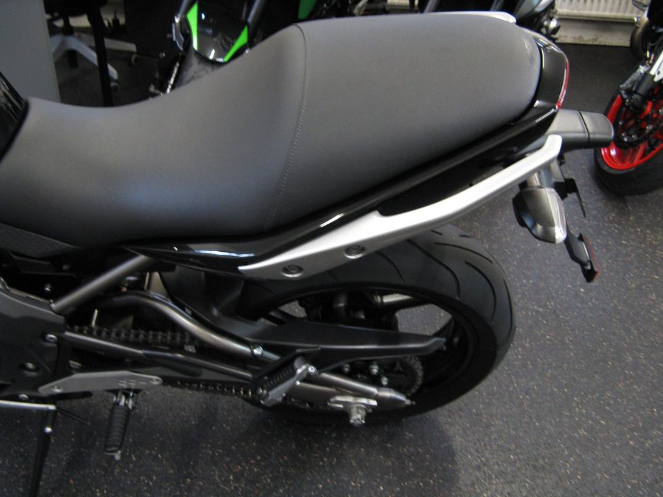 ER6N