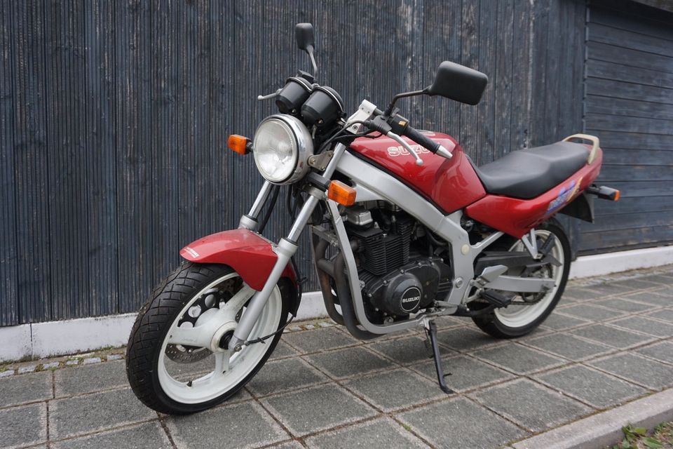 SUZUKI