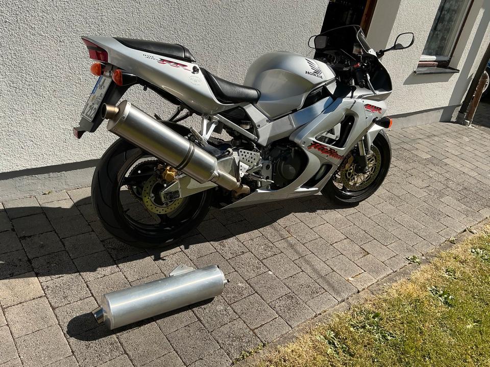 CBR900RR