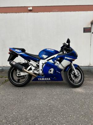 YAMAHA